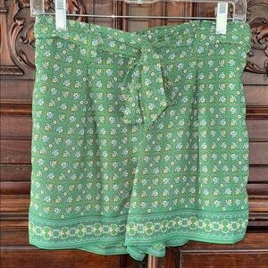 Max Studio shorts Green Floral Small NEW pockets paperbag waist sash belt